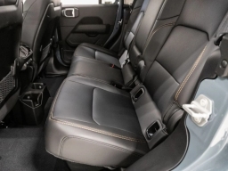 Jeep Gladiator Sahara 4x4 2026