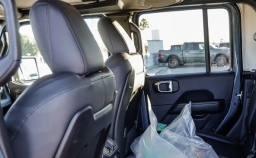 Jeep Gladiator Sahara 4x4 2026