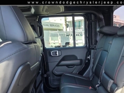 Jeep Gladiator Shadow Ops 4x4 2026