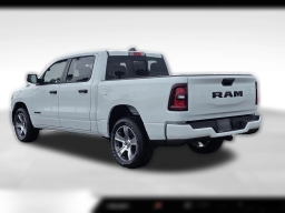 Ram 1500 Express 4x2 Crew Cab 5'7" Box 2026