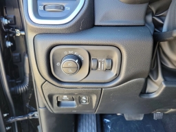 Ram 1500 Big Horn 4x4 Crew Cab 5'7" Box 2026