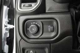 Ram 1500 Tradesman 4x4 Crew Cab 5'7" Box 2026