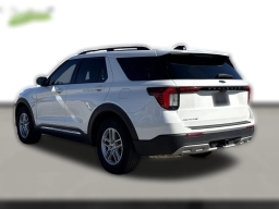 Ford Explorer Active RWD 2025