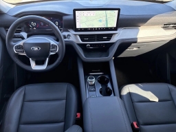 Ford Explorer Active RWD 2025