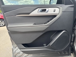 Ford Explorer Active RWD 2025