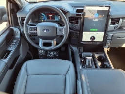 Ford F-150 Lightning Flash 4WD SuperCrew 5.5' Box 2025