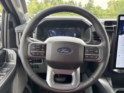 Ford F-150 Lightning Flash 4WD SuperCrew 5.5' Box 2025