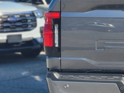 Ford F-150 Lightning Flash 4WD SuperCrew 5.5' Box 2025