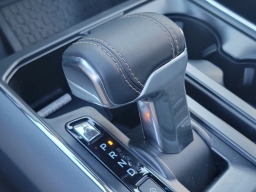 Ford F-150 Lightning LARIAT 4WD SuperCrew 5.5' Box 2025