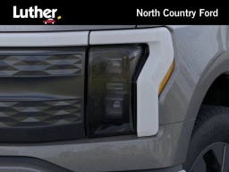 Ford F-150 Lightning LARIAT 4WD SuperCrew 5.5' Box 2025