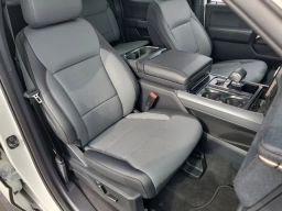 Ford F-150 Lightning LARIAT 4WD SuperCrew 5.5' Box 2025