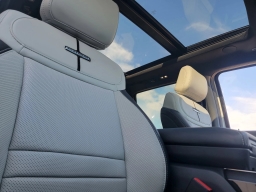 Ford F-150 Lightning Platinum 4WD SuperCrew 5.5' Box 2025