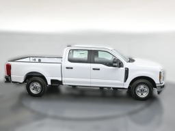 Ford Super Duty F-250 SRW XL 2WD Crew Cab 6.75' Box 2026