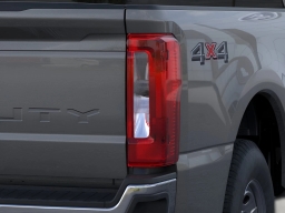 Ford Super Duty F-250 SRW XL 4WD Crew Cab 6.75' Box 2026