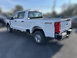 Ford Super Duty F-250 SRW XL 4WD Crew Cab 6.75' Box 2026