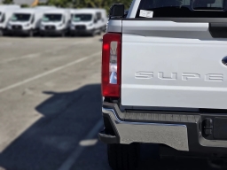 Ford Super Duty F-250 SRW XLT 4WD Crew Cab 6.75' Box 2026