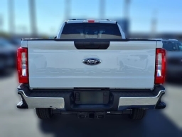 Ford Super Duty F-250 SRW XLT 4WD Crew Cab 8' Box 2026