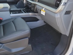 Ford Super Duty F-250 SRW XLT 4WD Crew Cab 6.75' Box 2026