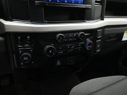 Ford Super Duty F-250 SRW XL 4WD Crew Cab 6.75' Box 2026