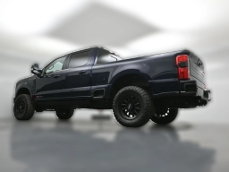 Ford Super Duty F-250 SRW Platinum 4WD Crew Cab 6.75' Box 2025