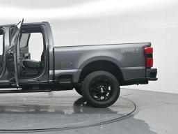 Ford Super Duty F-250 SRW LARIAT 4WD Crew Cab 6.75' Box 2026