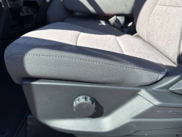 Ford Super Duty F-250 SRW XL 4WD Crew Cab 6.75' Box 2025