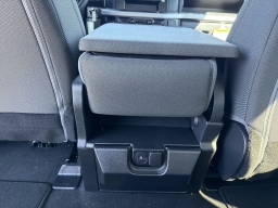 Ford Super Duty F-250 SRW XL 4WD Crew Cab 6.75' Box 2025