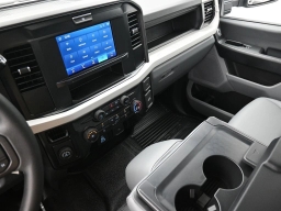 Ford Super Duty F-350 SRW XL 2WD Crew Cab 8' Box 2026