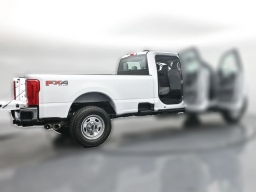 Ford Super Duty F-350 SRW XL 2WD Crew Cab 8' Box 2026