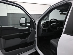 Ford Super Duty F-350 SRW XL 2WD Crew Cab 8' Box 2026