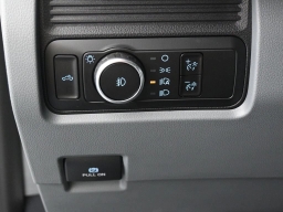 Ford Super Duty F-350 SRW XL 2WD Crew Cab 8' Box 2026