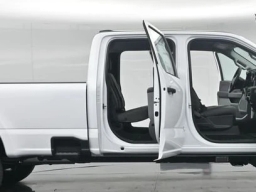 Ford Super Duty F-350 SRW XL 4WD Crew Cab 8' Box 2026