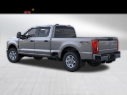 Ford Super Duty F-350 SRW XLT 4WD Crew Cab 6.75' Box 2026