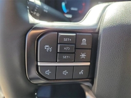 Ford Super Duty F-350 SRW Platinum 4WD Crew Cab 8' Box 2026