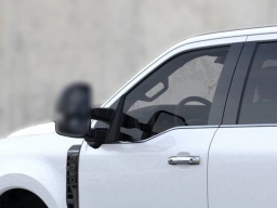 Ford Super Duty F-350 SRW Platinum 4WD Crew Cab 8' Box 2026