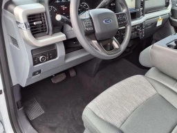 Ford Super Duty F-350 SRW XLT 4WD Crew Cab 6.75' Box 2026