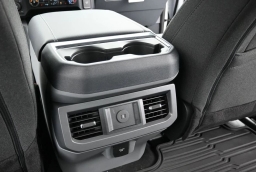 Ford Super Duty F-350 SRW XLT 4WD Crew Cab 8' Box 2026