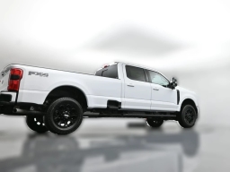 Ford Super Duty F-350 SRW XLT 4WD Crew Cab 8' Box 2026