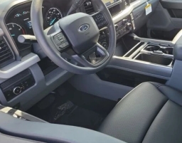 Ford Super Duty F-350 SRW XLT 4WD Crew Cab 8' Box 2026