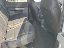 Ford Super Duty F-350 SRW XLT 4WD Crew Cab 8' Box 2026