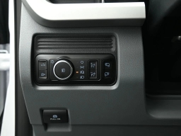 Ford Super Duty F-350 SRW XLT 4WD Crew Cab 8' Box 2026