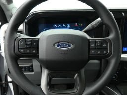 Ford Super Duty F-350 SRW XLT 4WD Crew Cab 8' Box 2026