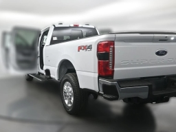 Ford Super Duty F-350 SRW XLT 4WD Crew Cab 8' Box 2026