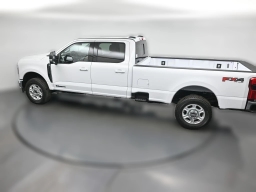 Ford Super Duty F-350 SRW XLT 4WD Crew Cab 8' Box 2026
