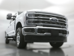 Ford Super Duty F-350 SRW XLT 4WD Crew Cab 8' Box 2026