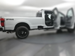 Ford Super Duty F-350 SRW XLT 4WD Crew Cab 8' Box 2026