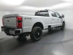 Ford Super Duty F-350 SRW XLT 4WD Crew Cab 8' Box 2026