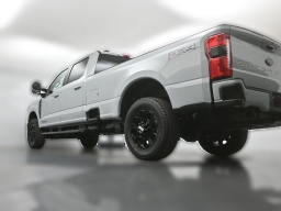 Ford Super Duty F-350 SRW XLT 4WD Crew Cab 8' Box 2026