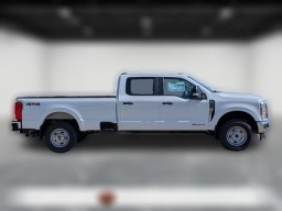 Ford Super Duty F-350 SRW XL 4WD Crew Cab 8' Box 2026