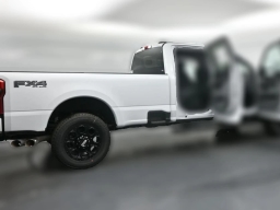 Ford Super Duty F-350 SRW XLT 4WD Crew Cab 8' Box 2026